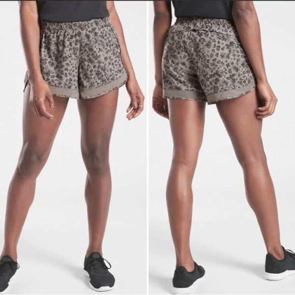 Athleta mesh racer shorts gray leopard plus size 1x NWOT - Picture 3 of 4